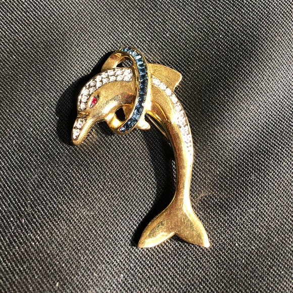 Dolphin Pin / Costume Jewellery - Picture 1 of 2